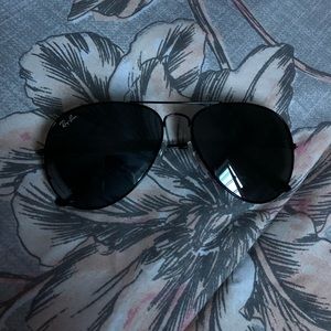 Black ray bans